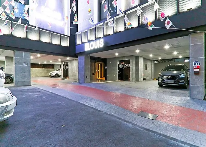 Louis Hotel